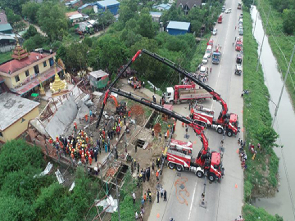 ရန်ကုန်တိုင်းဒေသကြီး၊ ဒဂုံမြို့သစ်(အရှေ့ပိုင်း)မြို့နယ်၊ (၆)ရပ်ကွက်၊ ကျန်စစ်သားလမ်းနှင့် မေယုလမ်းထောင့်တွင် အဆောက်အဦပြိုကျမှု မှတ်တမ်းဓါတ်ပုံ