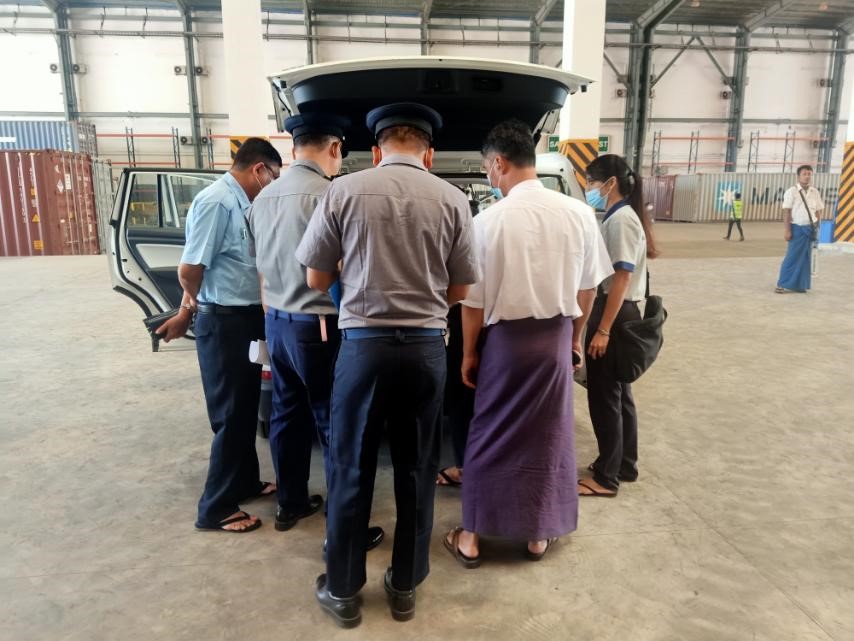 မြန်မာစက်မှုဆိပ်ကမ်း (MIP) သို့ တင်သွင်းလာသော လျှပ်စစ်သုံးမော်တော်ယာဉ်များ နှင့် လျှပ်စစ်သုံးမော်တော်ဆိုင်ကယ်များ စစ်ဆေးမှု မှတ်တမ်းဓာတ်ပုံ