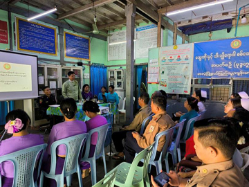 ရန်ကုန်တိုင်းဒေသကြီး၊ အလုံခရိုင်၊ အလုံမြို့နယ်၊ စောရန်ပိုင်အနောက်ရပ်ကွက်၊ မြို့နယ်ပြည်သူ့ကျန်းမာရေးဦးစီးဌာန၌ ငလျင်ဘေးအန္တရာယ်ကြိုတင်ကာကွယ်ရေး အသိပညာပေးဟောပြောပွဲအခမ်းအနား ကျင်းပပြုလုပ်ခဲ့ရာ အခမ်းအနားသို့ တက်ရောက်မှုမှတ်တမ်းဓာတ်ပုံ။
