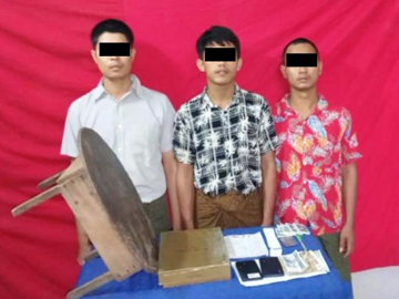 ရန်ကုန်တိုင်းဒေသကြီး၊ လှိုင်သာယာ(အရှေ့ပိုင်း)မြို့နယ်၌ နှစ်လုံးထီ လောင်းကစားပြုလုပ်သူ အမျိုးသား သုံးဦးအား ဖမ်းဆီးအရေးယူမှု မှတ်တမ်းဓာတ်ပုံ။