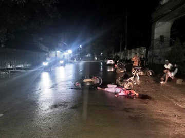 ရှမ်းပြည်နယ်(မြောက်ပိုင်း)၊ တာချီလိတ်မြို့နယ်၌ ဆိုင်ကယ် နှစ်စီး တိုက်မိ၍ တစ်ဦး သေဆုံးကာ နှစ်ဦး ထိခိုက်ဒဏ်ရာရရှိမှု မှတ်တမ်းဓာတ်ပုံ။