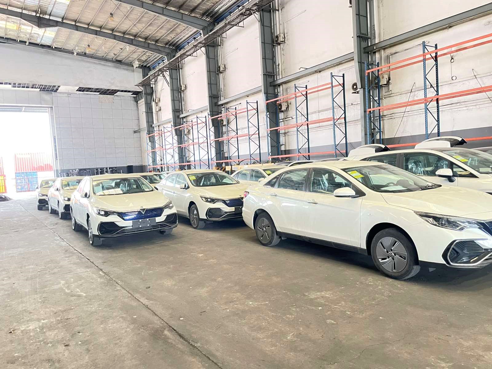 မြန်မာ့စက်မှုဆိပ်ကမ်း(MIP)သို့ တင်သွင်းလာသော လျှပ်စစ်သုံးမော်တော်ယာဉ်များမှတ်တမ်းဓာတ်ပုံ