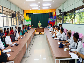 ရန်ကုန်တိုင်းဒေသကြီး၊ အင်းစိန်ခရိုင်၊ လှိုင်သာယာ(အရှေ့ပိုင်း)မြို့နယ်အထွေထွေအုပ်ချုပ်ရေးဦးစီးဌာန အစည်းအဝေးခန်းမတွင် သွေးလွန်တုပ်ကွေးရောဂါနှင့်ပတ်သက်၍ လုပ်ငန်းညှိနှိုင်းအစည်းအဝေး ကျင်းပပြုလုပ်နေသည့် မှတ်တမ်းဓာတ်ပုံ။