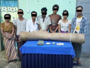 မကွေးတိုင်းဒေသကြီး၊ မကွေးမြို့နယ်၌ ဖဲရိုက်လောင်းကစား ပြုလုပ်သူများအား ဖမ်းဆီးအရေးယူမှု မှတ်တမ်းဓာတ်ပုံ။