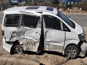 ရှမ်းပြည်နယ်၊ ကျိုင်းတုံမြို့နယ်၌ ယာဉ်တိုက်မှုဖြစ်ပွားခဲ့သည့်  မော်တော်ယာဉ်၏ မှတ်တမ်းဓာတ်ပုံ။