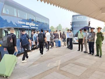 အွန်လိုင်းလိမ်လည်မှု (Telecom Fraud) လုပ်ငန်းများတွင် ဆက်စပ်ပါဝင်ခဲ့ကြသည့် ပြည်ပနိုင်ငံသား ၇၃ ဦးအား သက်ဆိုင်ရာနိုင်ငံများသို့ ထပ်မံလွှဲပြောင်းပေးခဲ့ပြီး ပြည်ပနိုင်ငံသား ၈ ဦး ထပ်မံ ဖော်ထုတ်ထိန်းသိမ်းနိုင်ခဲ့ကာ ပြည်နှင်နိုင်ရေး စစ်ဆေးနိုင်ခဲ့ပြီး တရုတ်နိုင်ငံသား ၂၅ ဦးအား အပြစ်ပေး အရေးယူနိုင်ရေး စီစဉ်ဆောင်ရွက်လျက်ရှိမှု မှတ်တမ်းဓာတ်ပုံ။