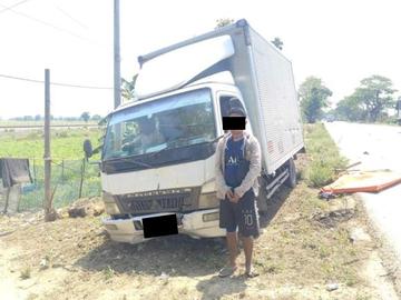 ပဲခူးတိုင်းဒေသကြီး၊ ဖြူးမြို့နယ်၌ ဘေးတွဲဆိုင်ကယ်အား ဝင်ရောက်တိုက်မိခဲ့သည့် မော်တော်ယာဉ်၏ မှတ်တမ်းဓာတ်ပုံ။