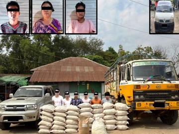 ပြစ်မှုကျူးလွန်သူများအား မန္တလေးမြို့တွင် သိမ်းဆည်းရမိသည့် ထိန်းချုပ်ဓာတုပစ္စည်း ကဖင်း ၁ ဒသမ ၀၂၅ တန်နှင့်အတူ တွေ့ရစဉ်။