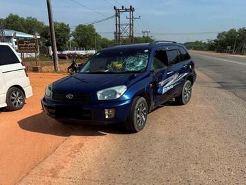 ရန်ကုန်တိုင်းဒေသကြီး၊ မှော်ဘီမြို့နယ်၌ ယာဉ်တိုက်မှုဖြစ်ပွားခဲ့သည့်  မော်တော်ယာဉ်၏ မှတ်တမ်းဓာတ်ပုံ။